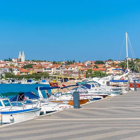 Gorgeous In Μεντουλίν
